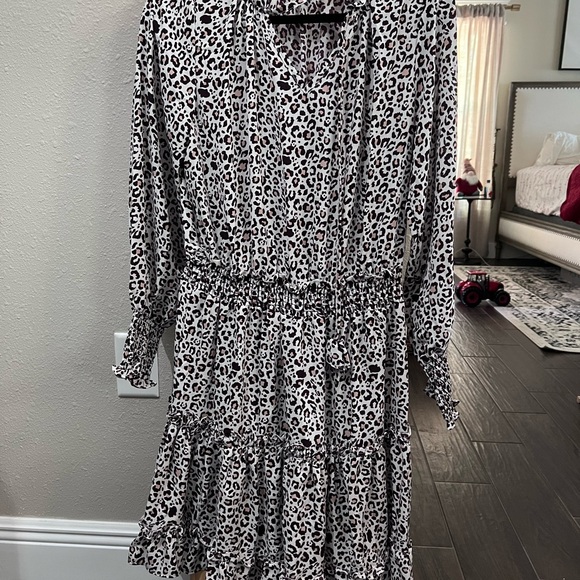 Boho leopard Drawstring V Neck Smocked Long Sleeve dresss - Picture 3 of 6